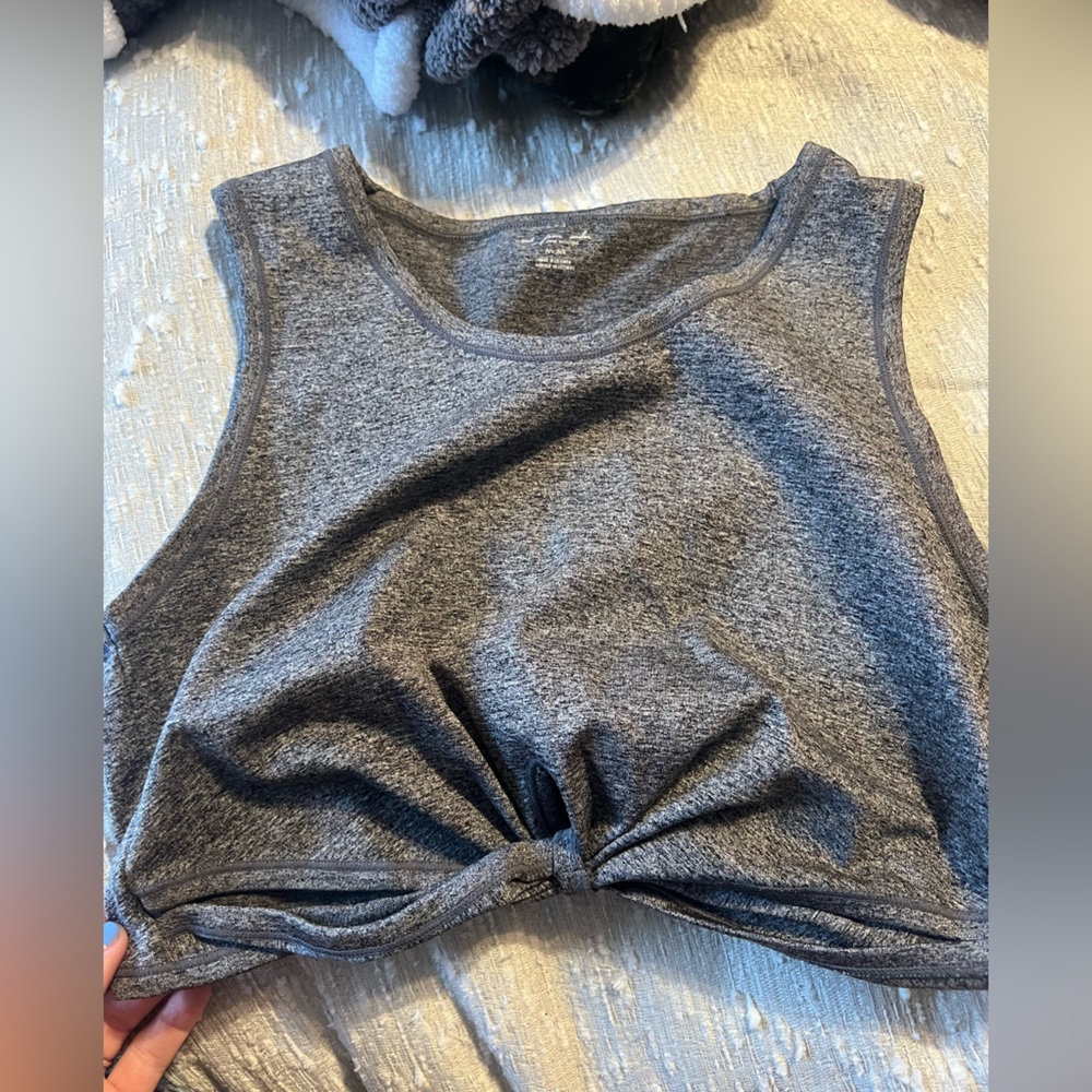 urban outfitters tank top size small